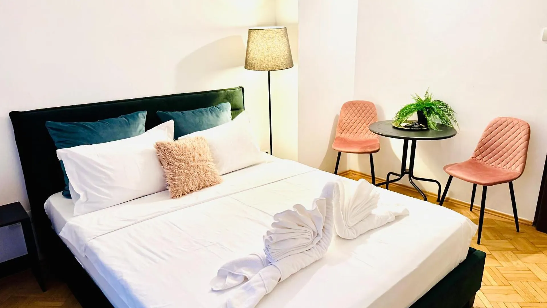University Square Studio Bucharest Apartment